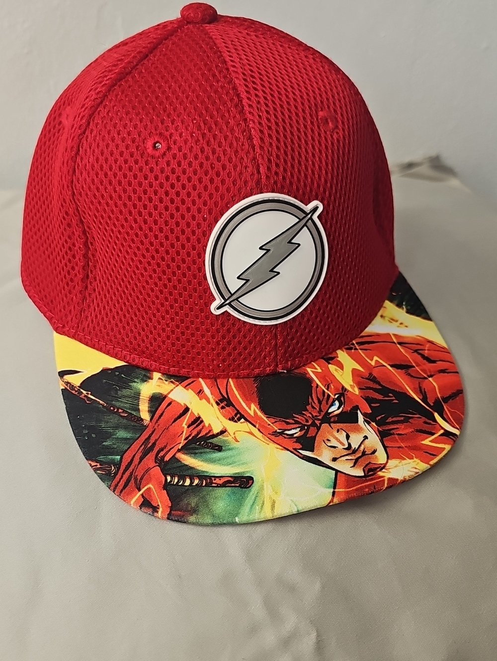 DC Comics The Flash Snapback Hat - Red Mesh, Lightning Bolt Logo